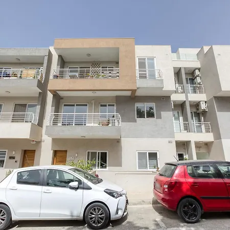 Designer 1br With Private Balcony In By 360 Estates * Gharghur