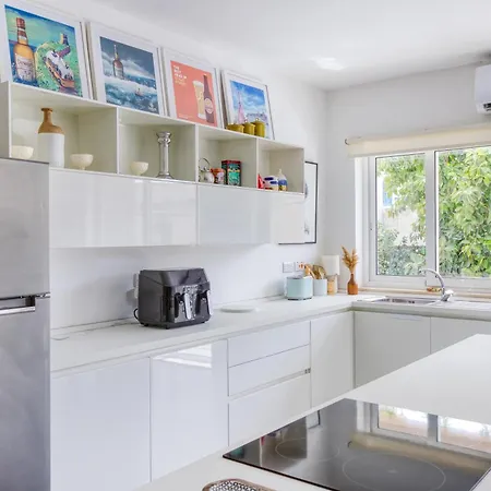 Designer 1br With Private Balcony In By 360 Estates