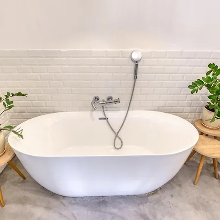 Lägenhet Designer 1br With Private Balcony In By 360 Estates *