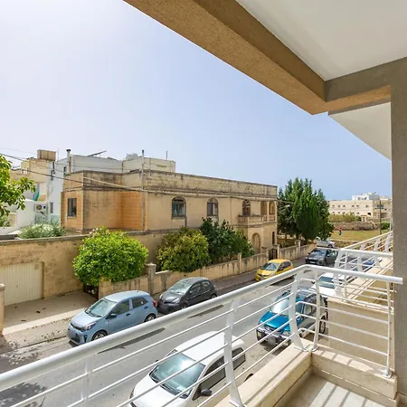 Designer 1br With Private Balcony In By 360 Estates * Gharghur