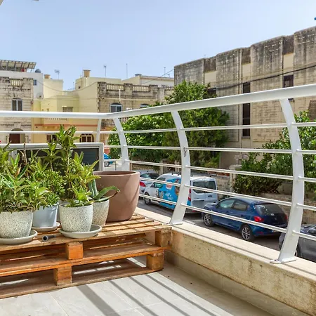 Designer 1br With Private Balcony In By 360 Estates Διαμέρισμα *
