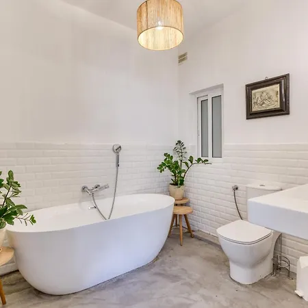 Lägenhet Designer 1br With Private Balcony In By 360 Estates *